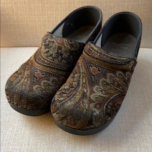 Fabric covered dansko clogs